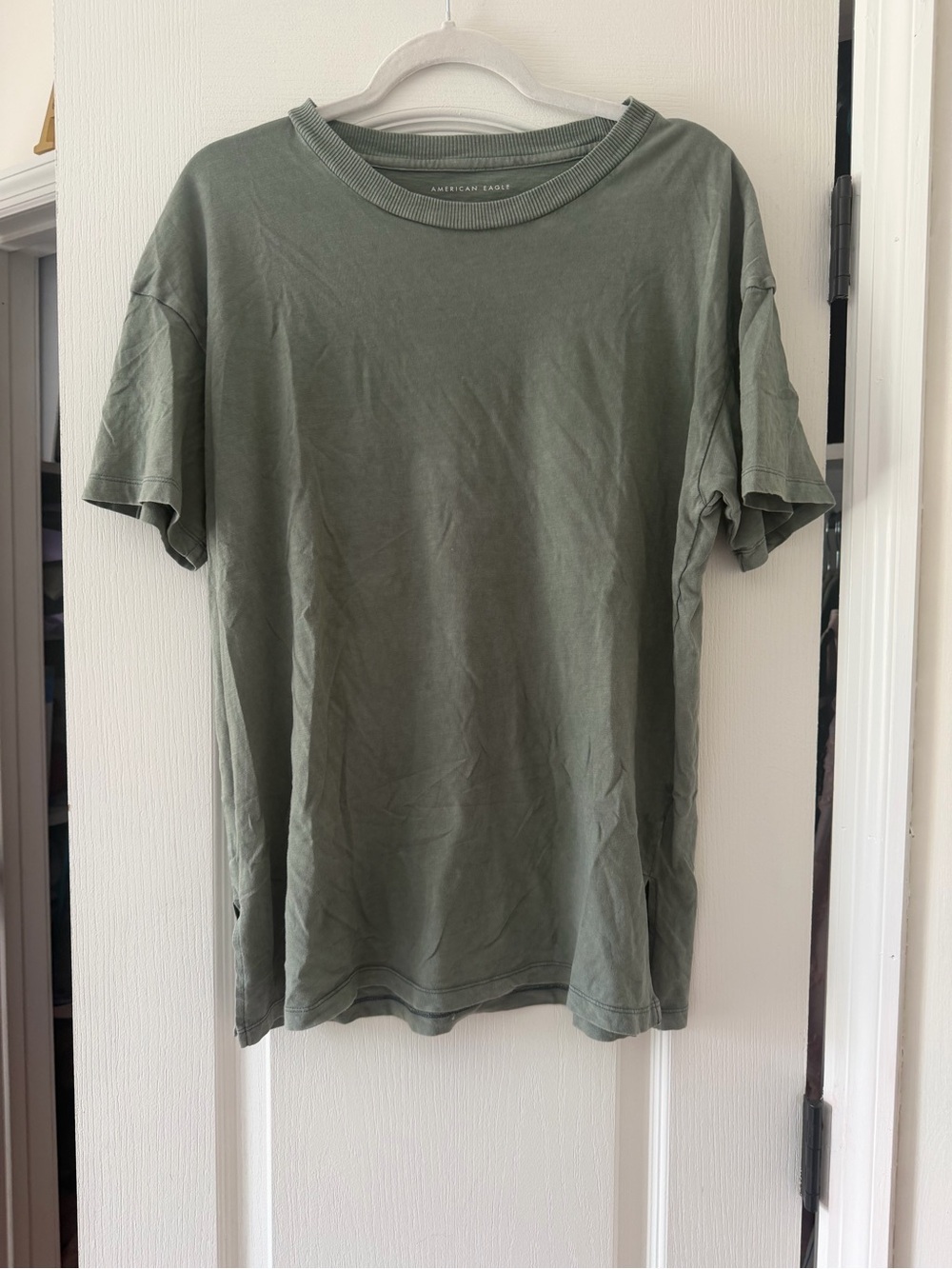American Eagle Outfitters Women’s Olive Green Crew Neck T‑Shirt